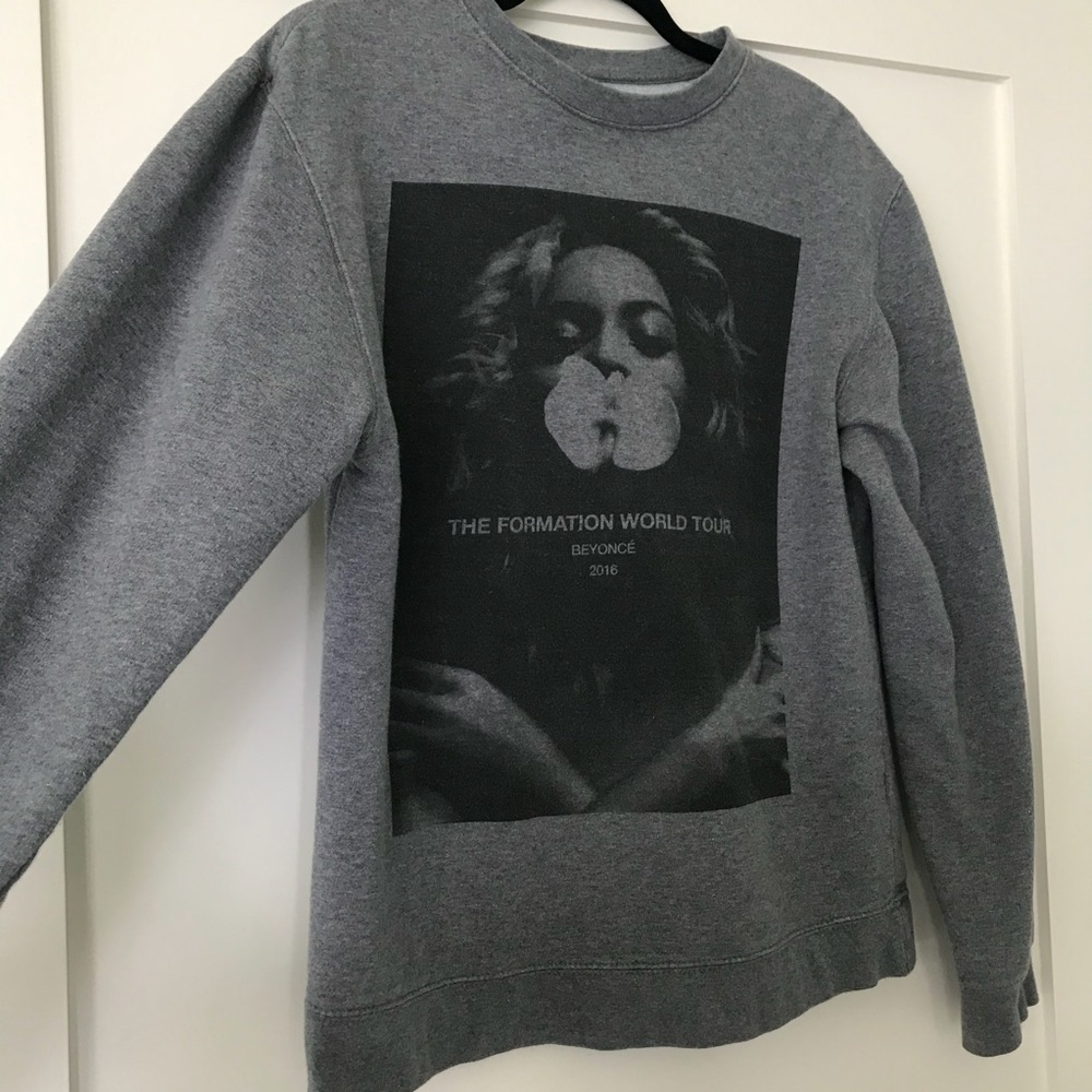 RARE BEYONCÉ FORMATION TOUR GREY CREWNECK❤️
